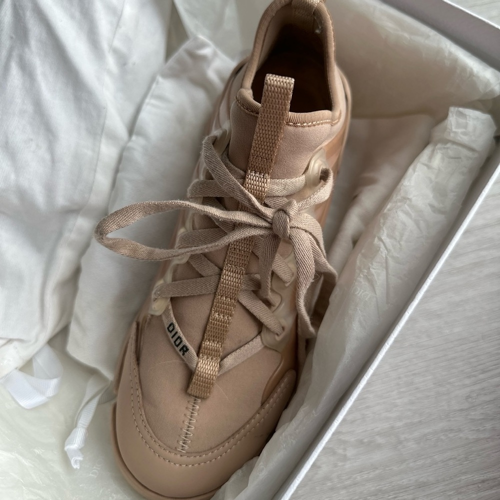 DIOR D-Connect Sneaker (Authentic)